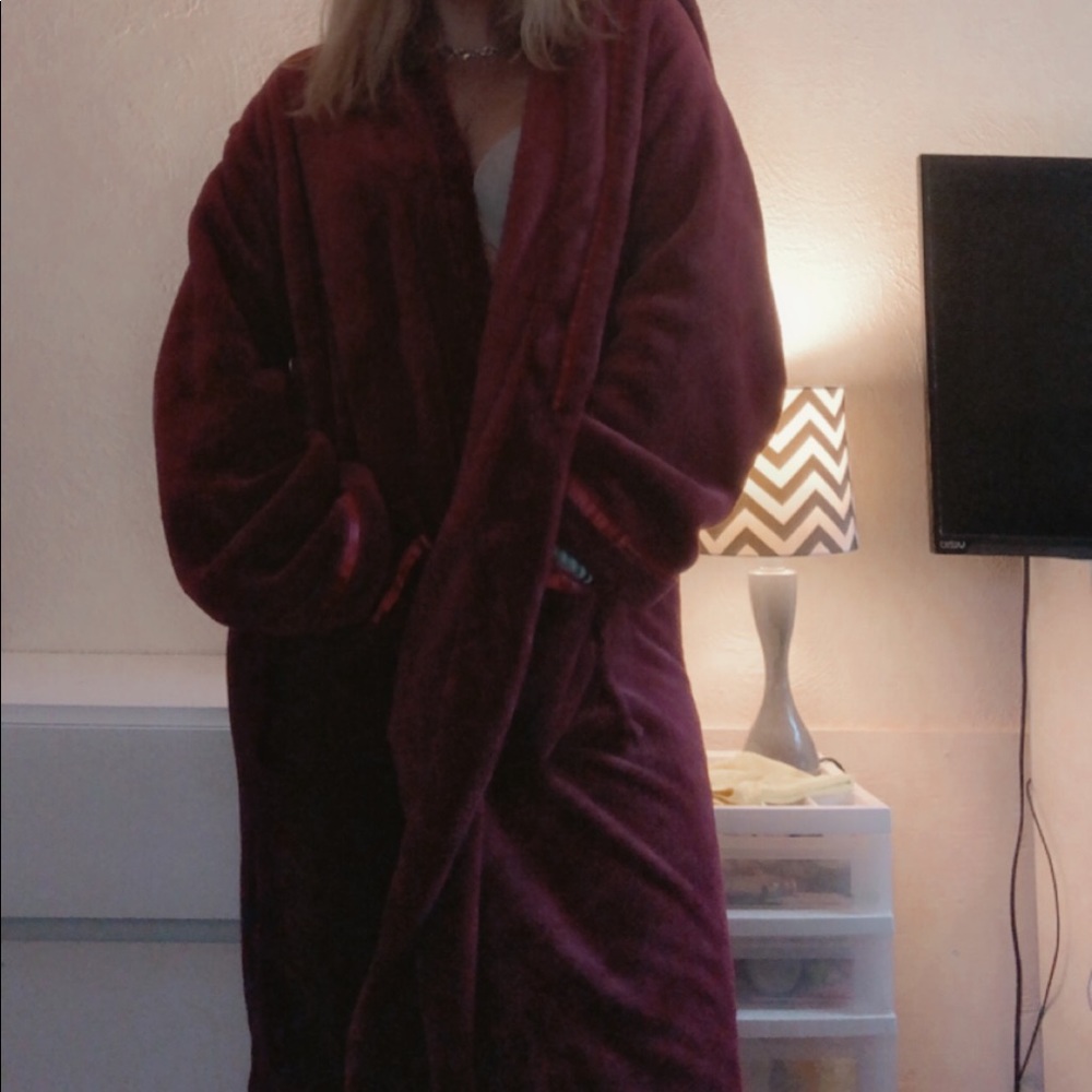 Soft Red Robe w/ Hood - Picture 3 of 7